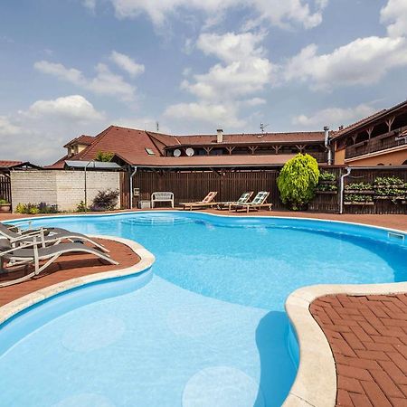 Hotel Aldo Uničov Kültér fotó