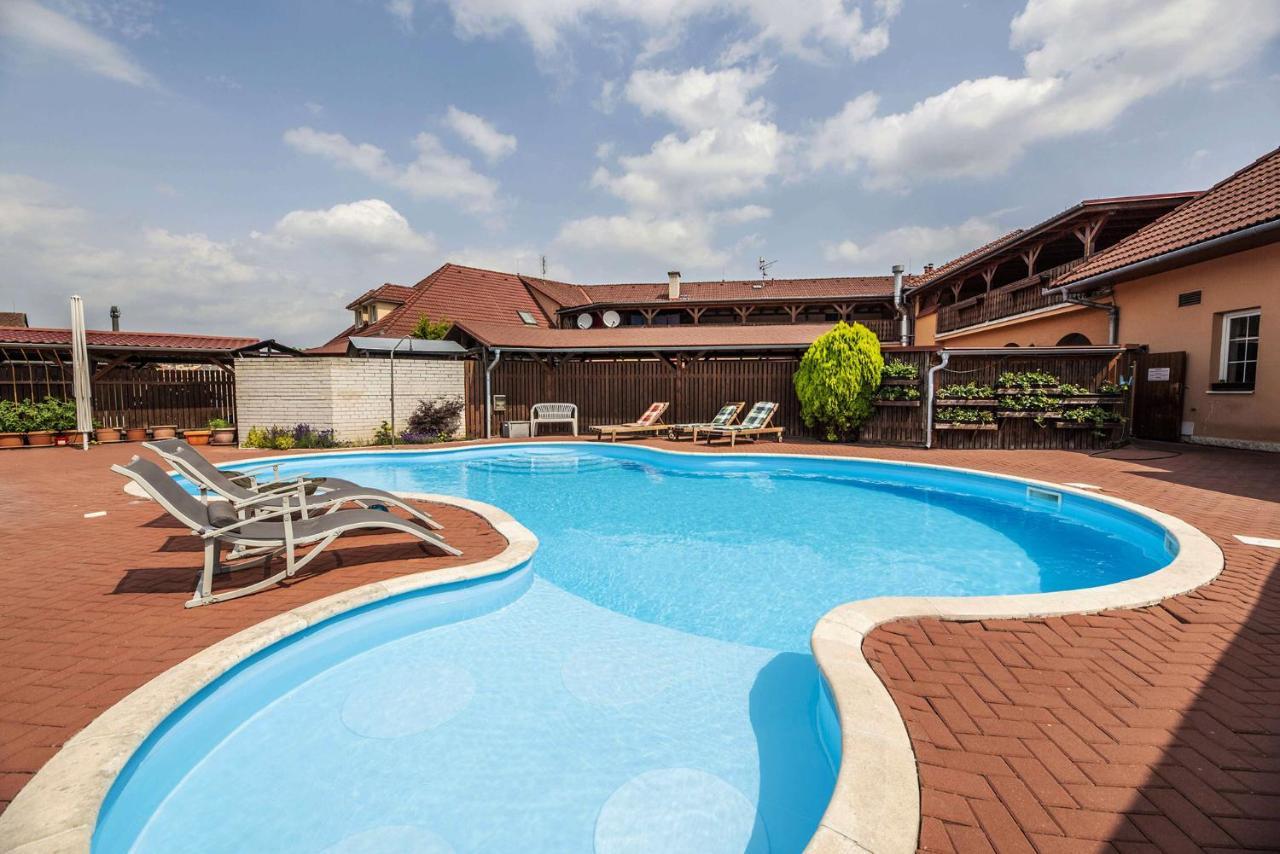 Hotel Aldo Uničov Kültér fotó
