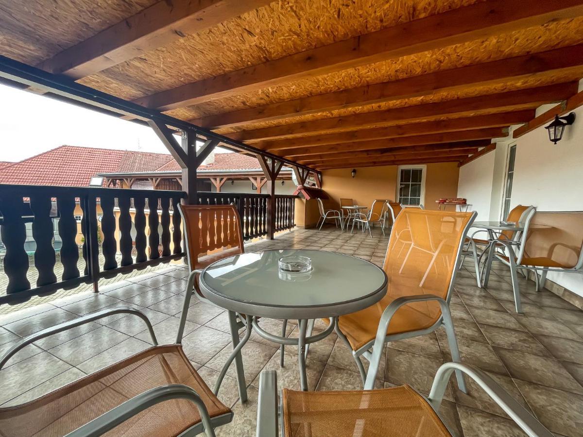 Hotel Aldo Uničov Kültér fotó