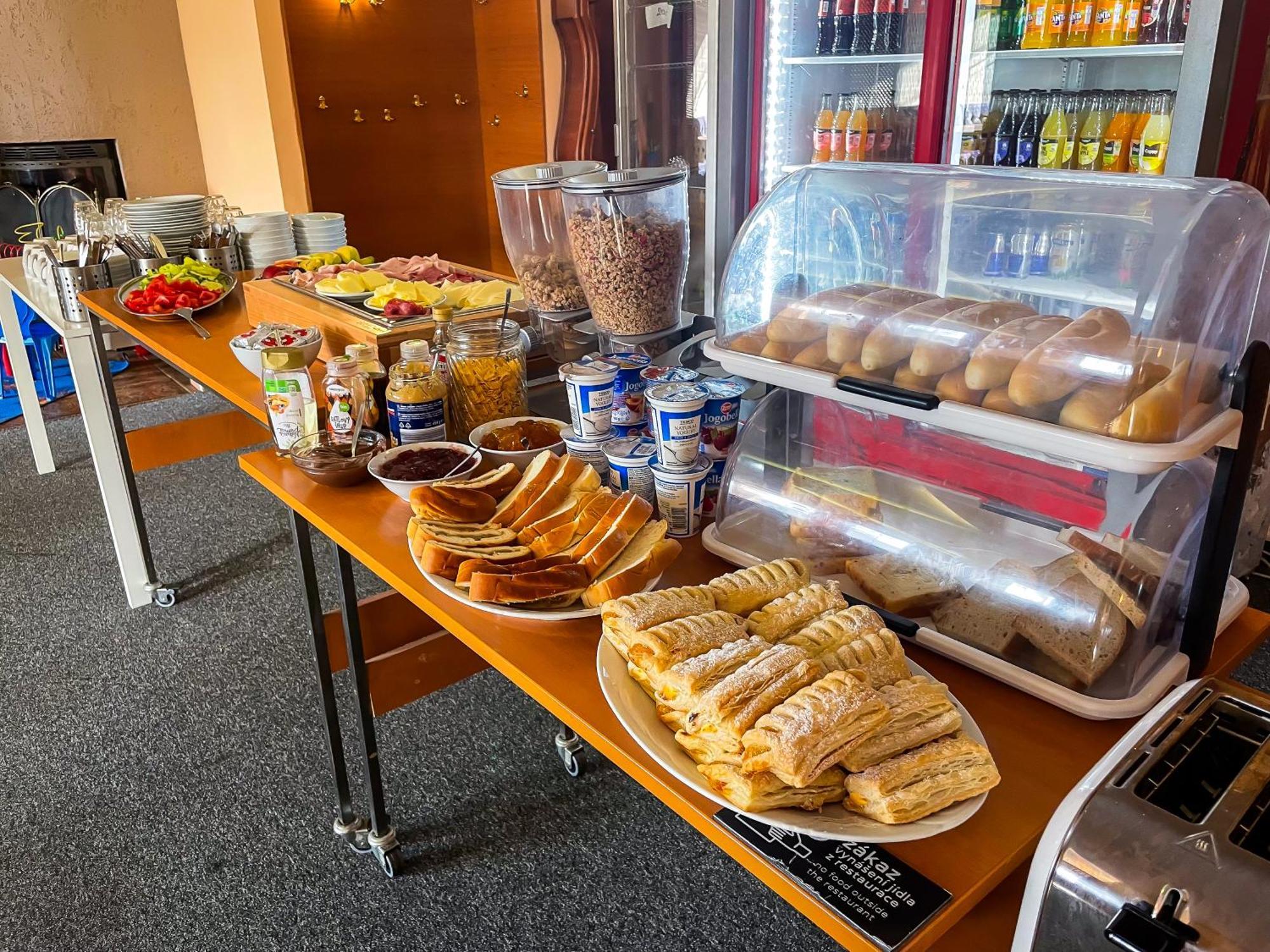 Hotel Aldo Uničov Kültér fotó