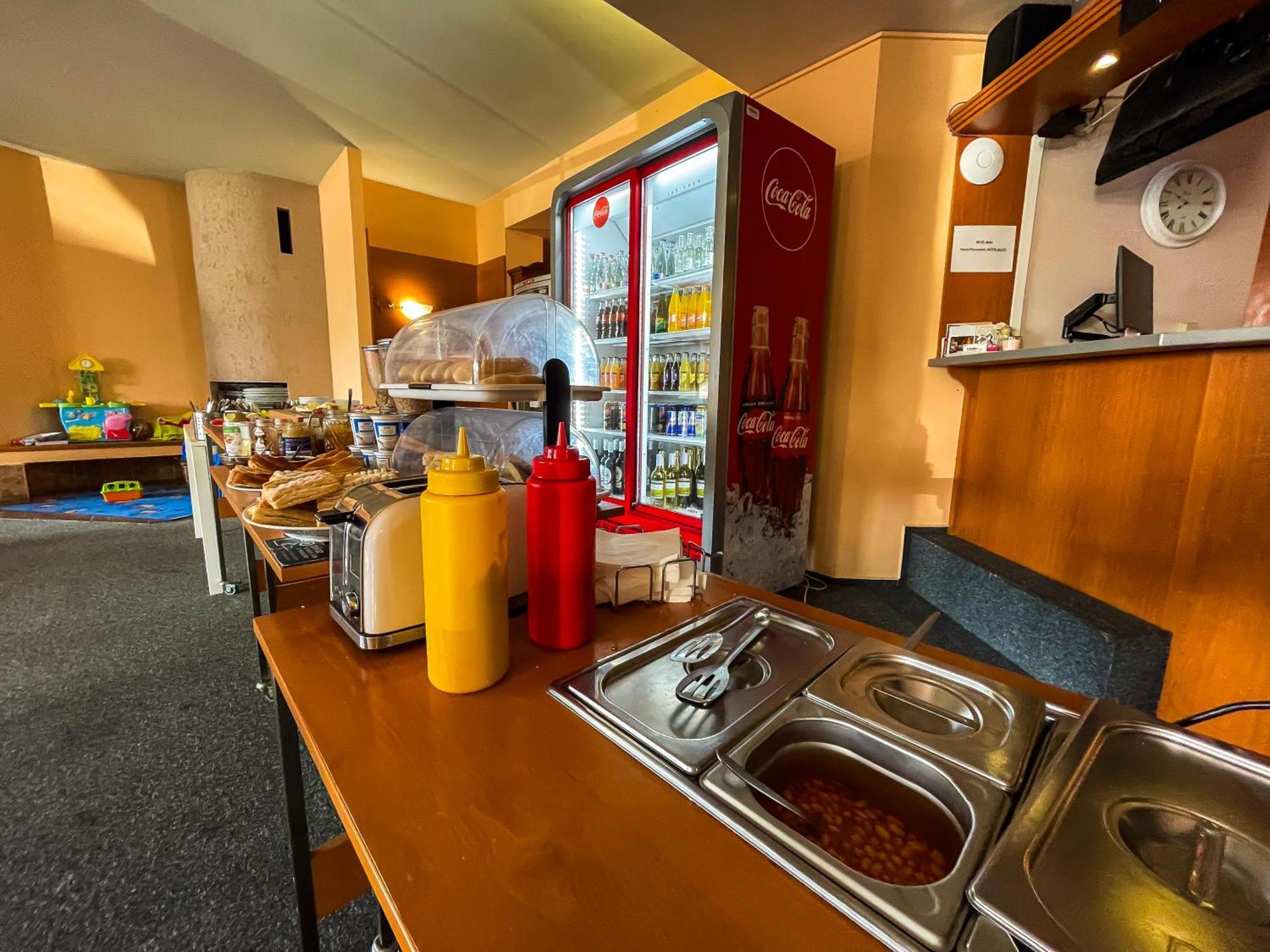 Hotel Aldo Uničov Kültér fotó